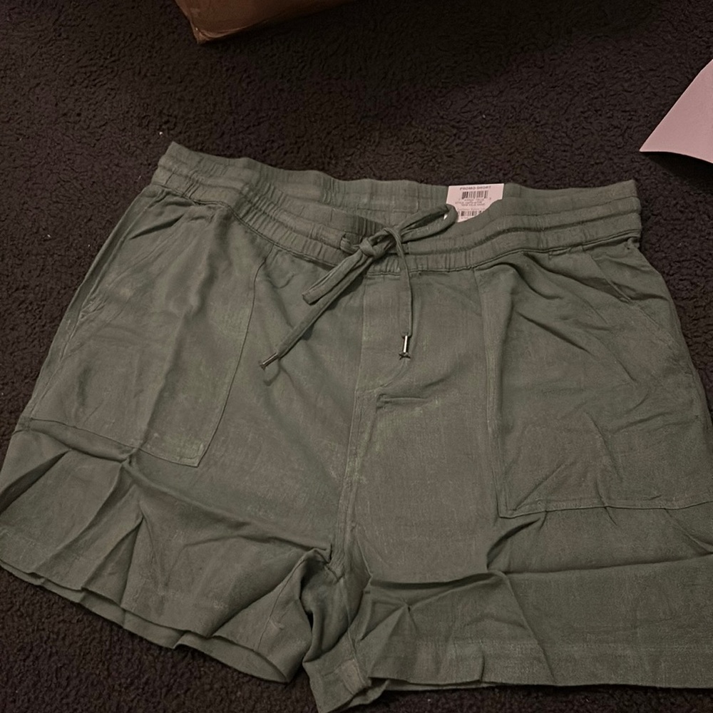 Style&co green pull on shorts 1X new